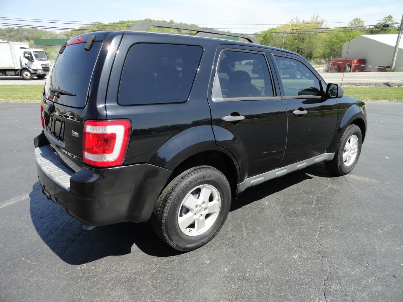 Ford Escape FWD 4dr XLT 2010