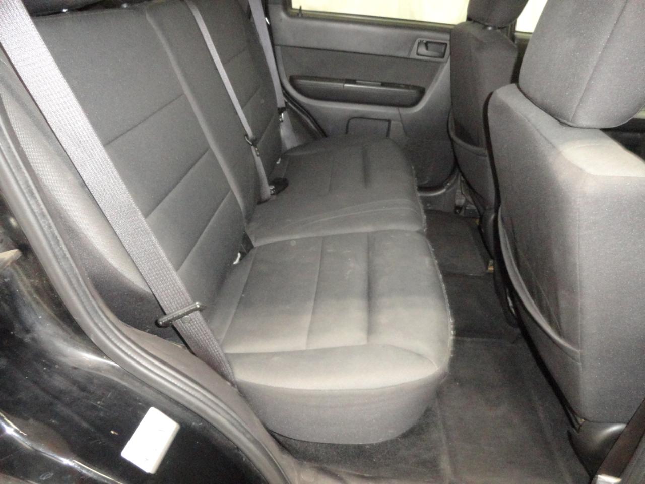 Ford Escape FWD 4dr XLT 2010