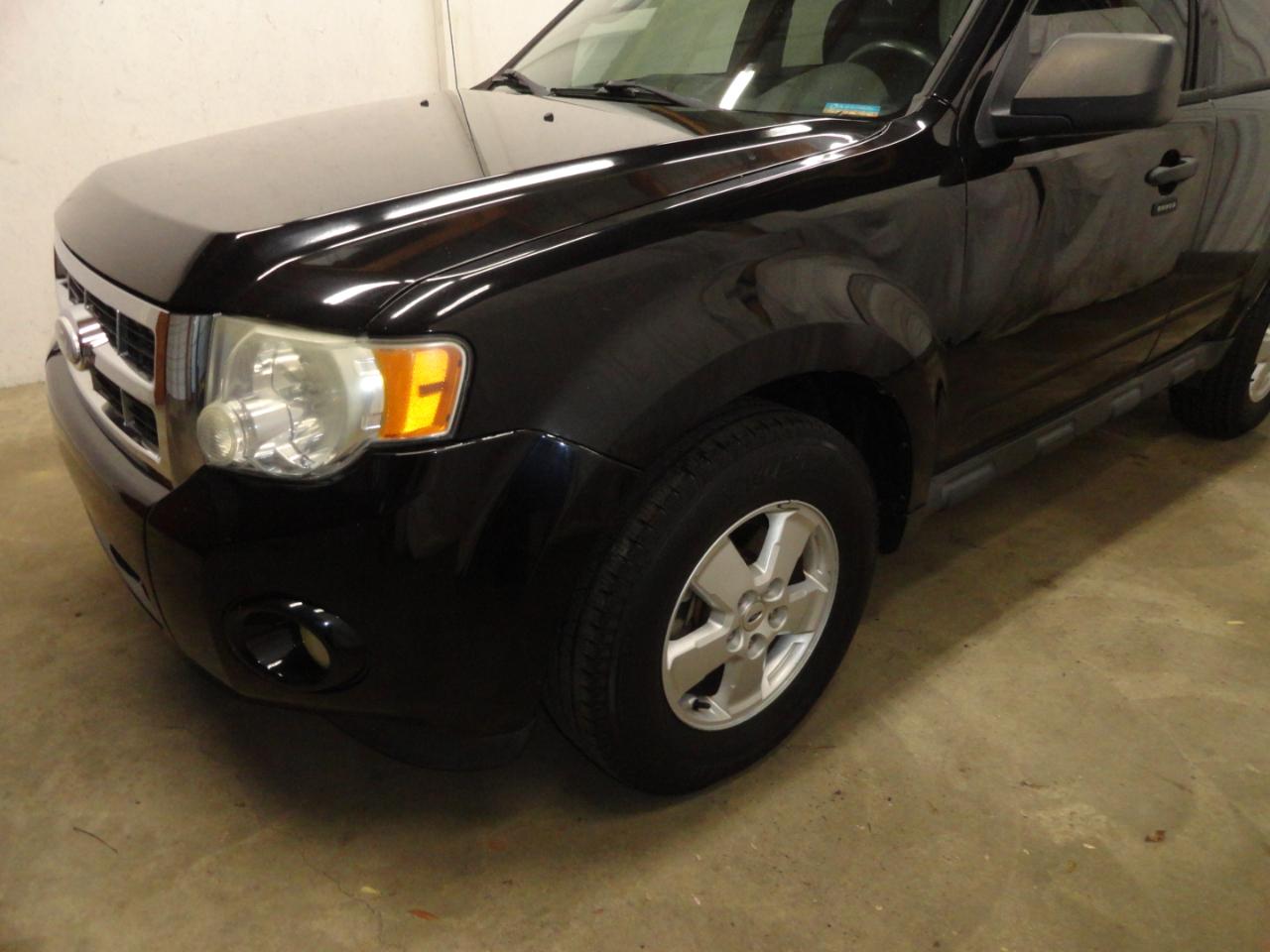 Ford Escape FWD 4dr XLT 2010
