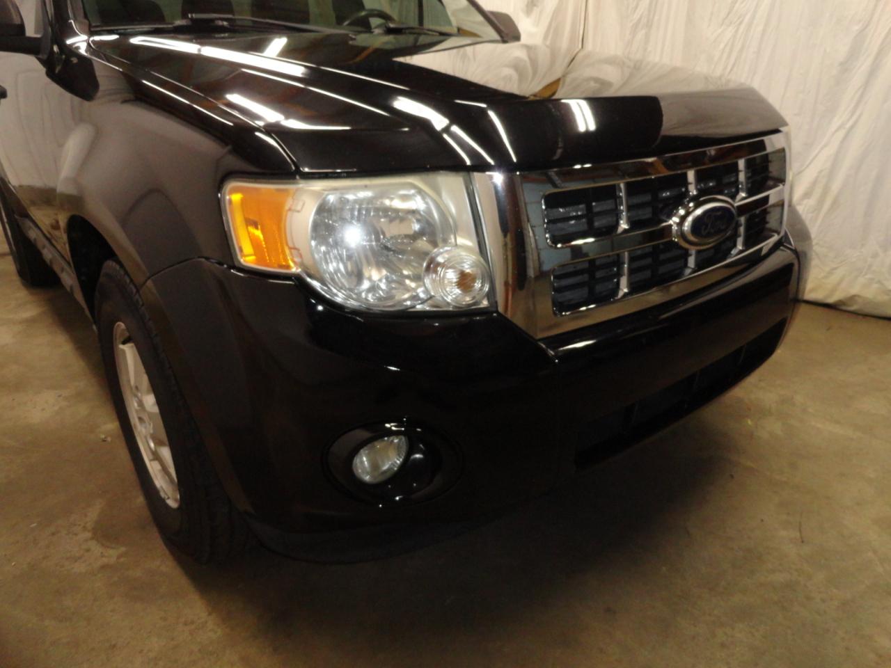 Ford Escape FWD 4dr XLT 2010