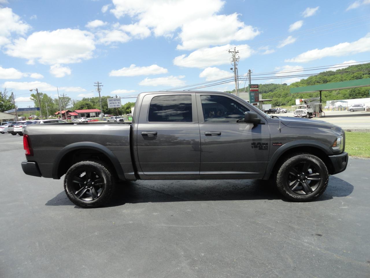 RAM 1500 Classic Warlock 4x4 Crew Cab 5'7" Box 2021