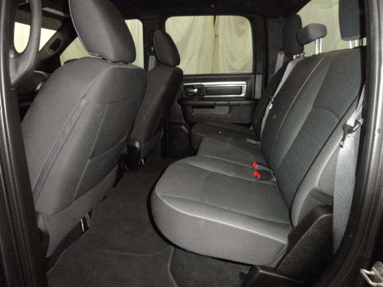 RAM 1500 Classic Warlock 4x4 Crew Cab 5'7" Box 2021