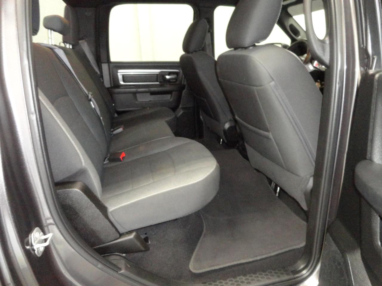 RAM 1500 Classic Warlock 4x4 Crew Cab 5'7" Box 2021