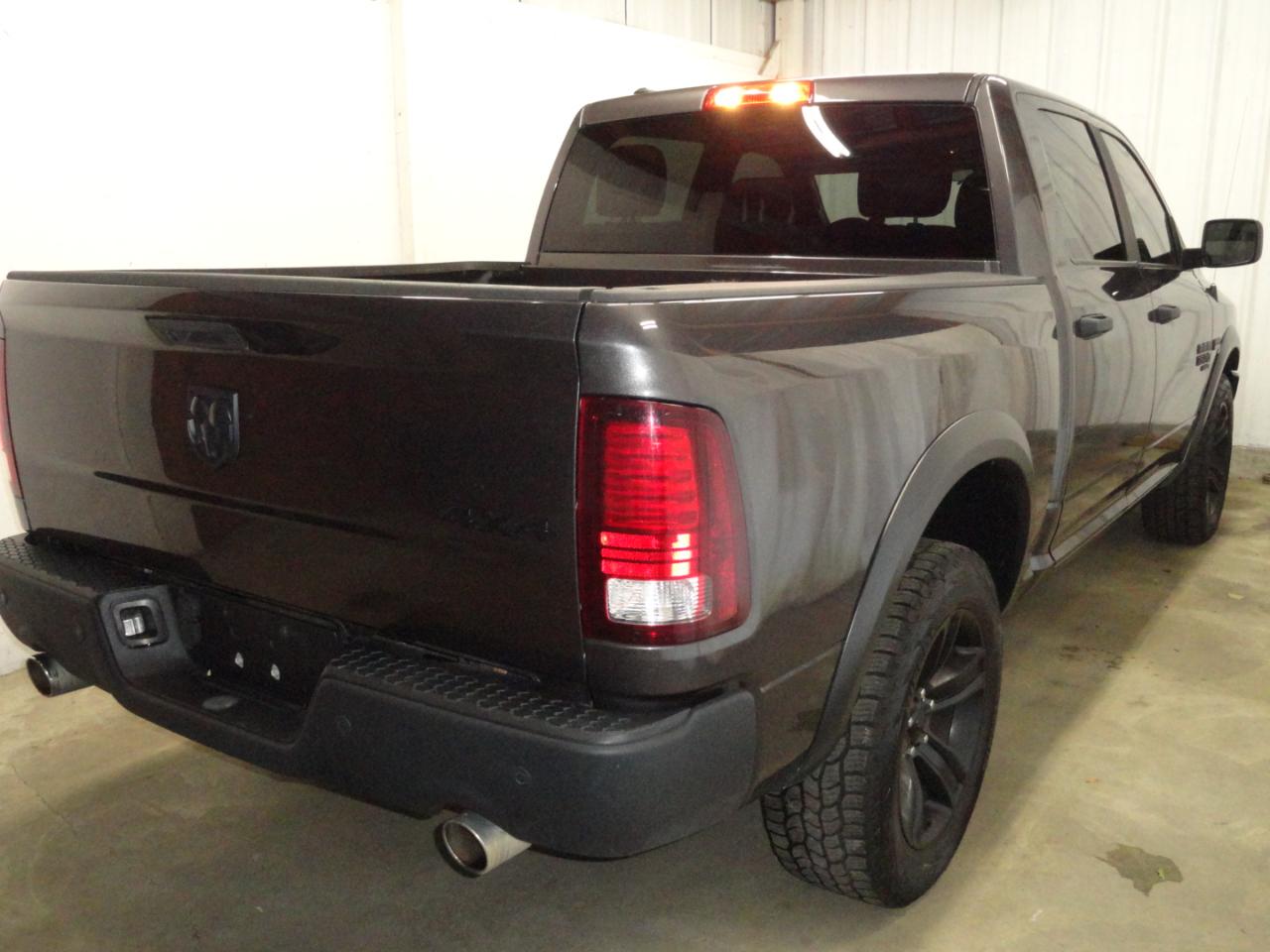 RAM 1500 Classic Warlock 4x4 Crew Cab 5'7" Box 2021