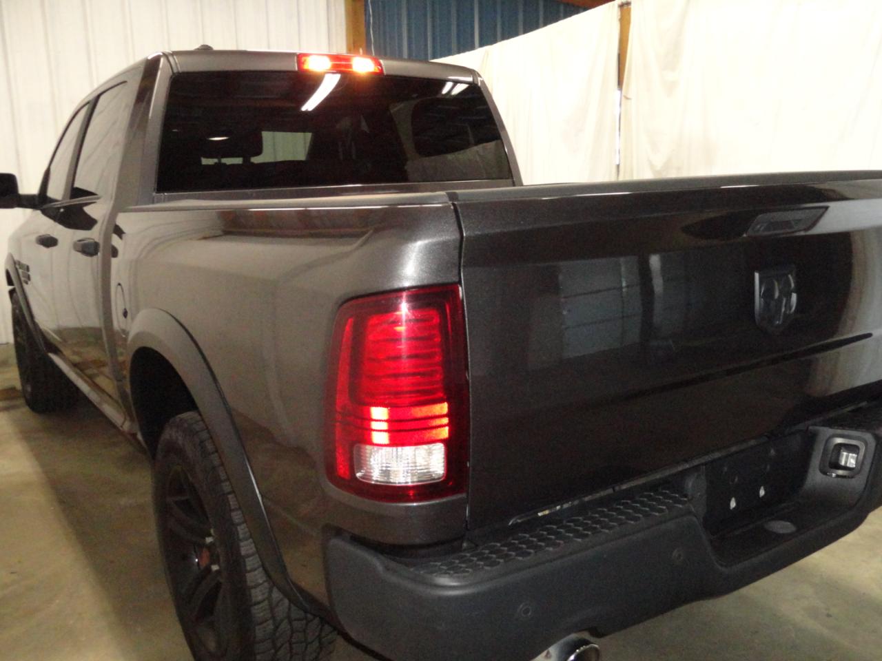 RAM 1500 Classic Warlock 4x4 Crew Cab 5'7" Box 2021
