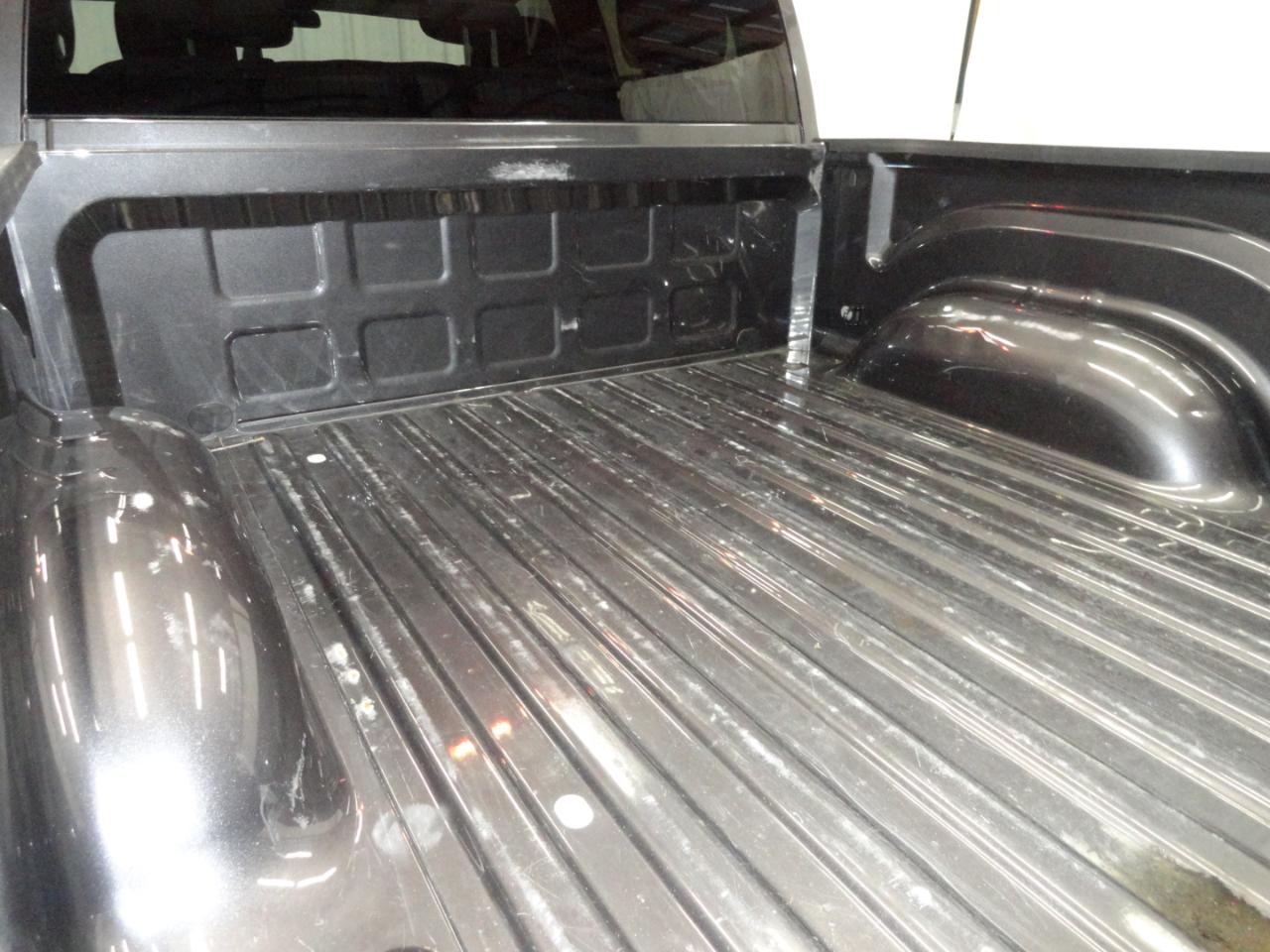 RAM 1500 Classic Warlock 4x4 Crew Cab 5'7" Box 2021