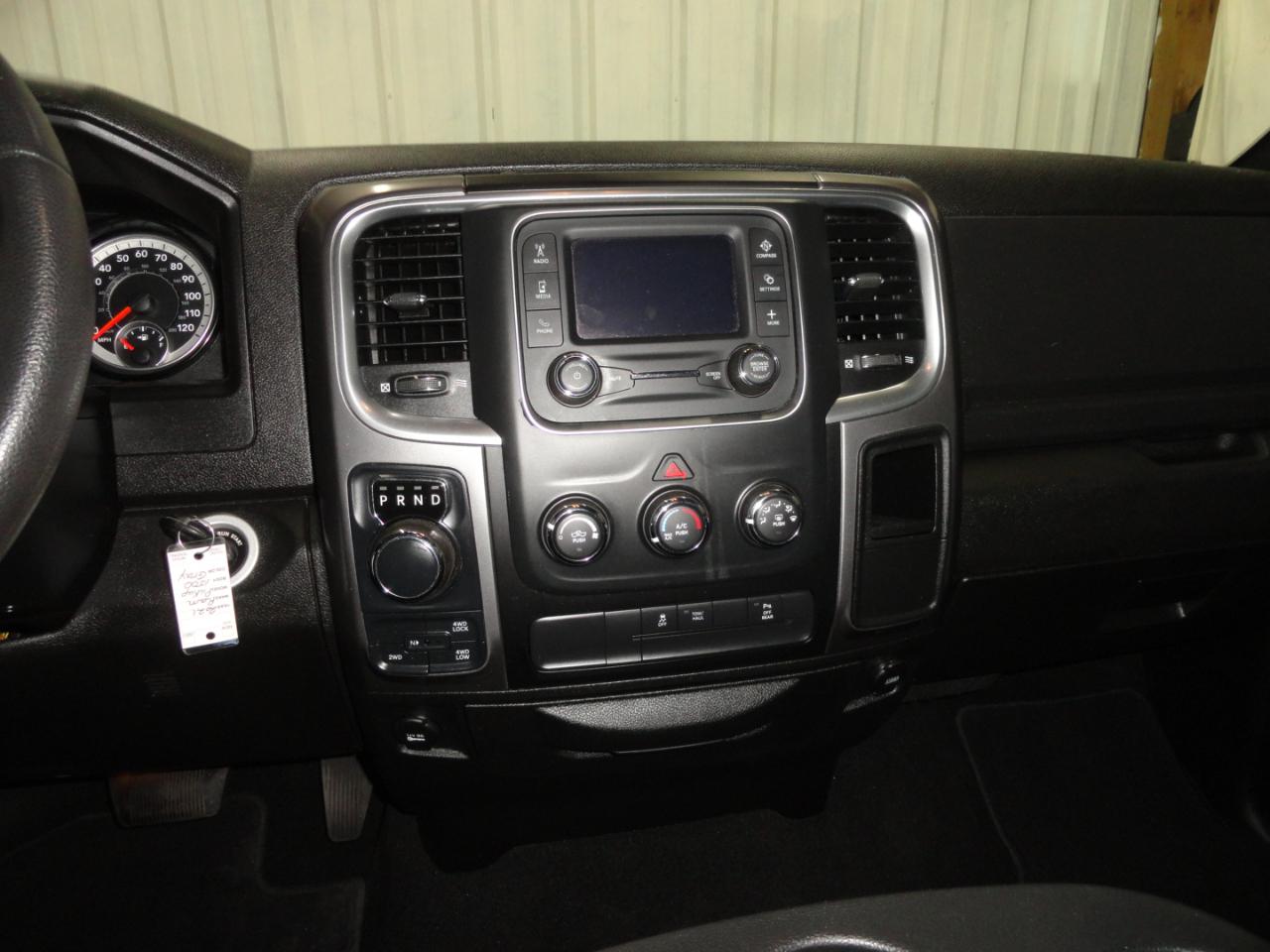 RAM 1500 Classic Warlock 4x4 Crew Cab 5'7" Box 2021
