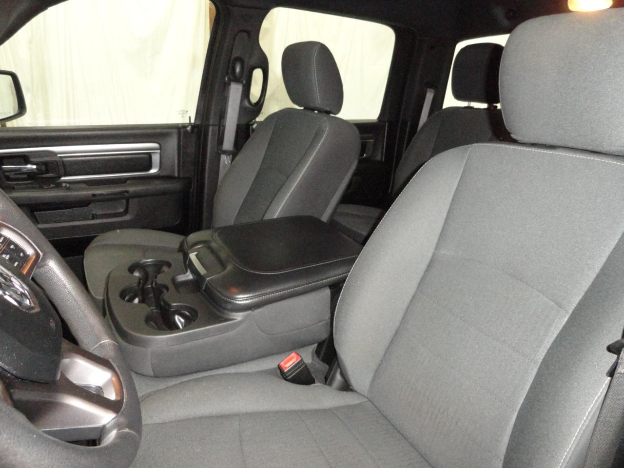 RAM 1500 Classic Warlock 4x4 Crew Cab 5'7" Box 2021