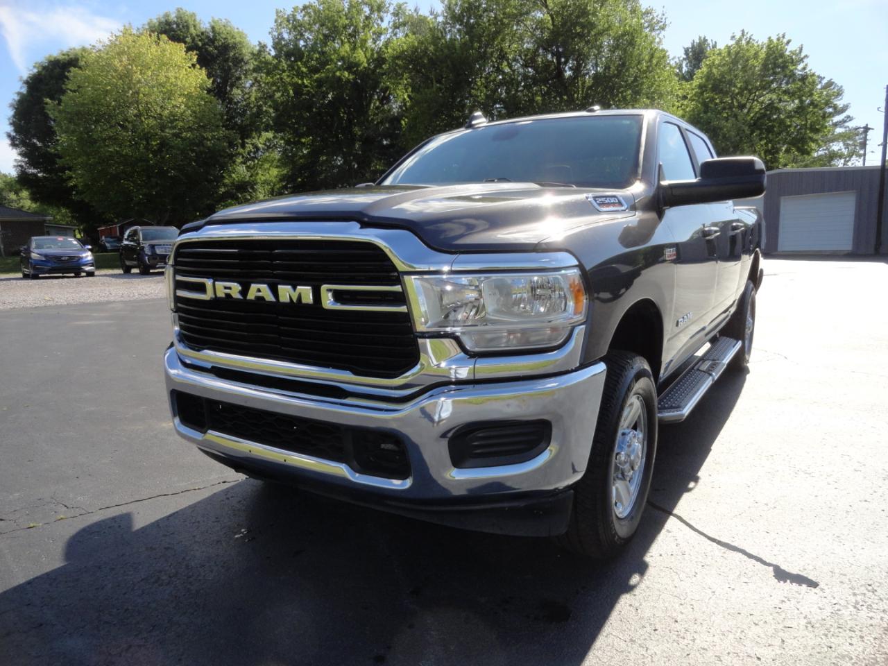 RAM 2500 Big Horn 4x4 Crew Cab 6'4" Box 2021