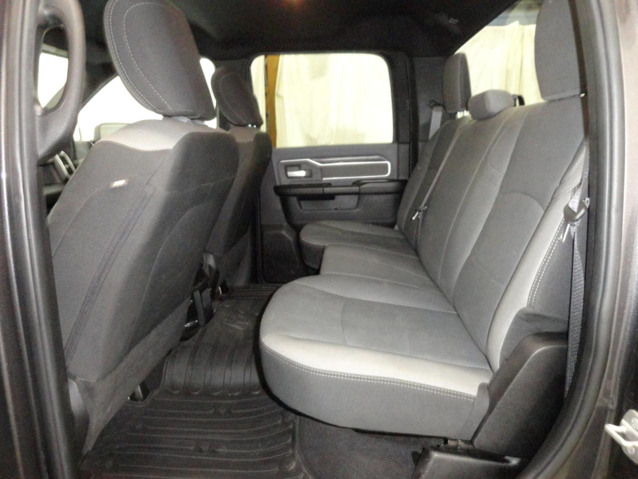 RAM 2500 Big Horn 4x4 Crew Cab 6'4" Box 2021
