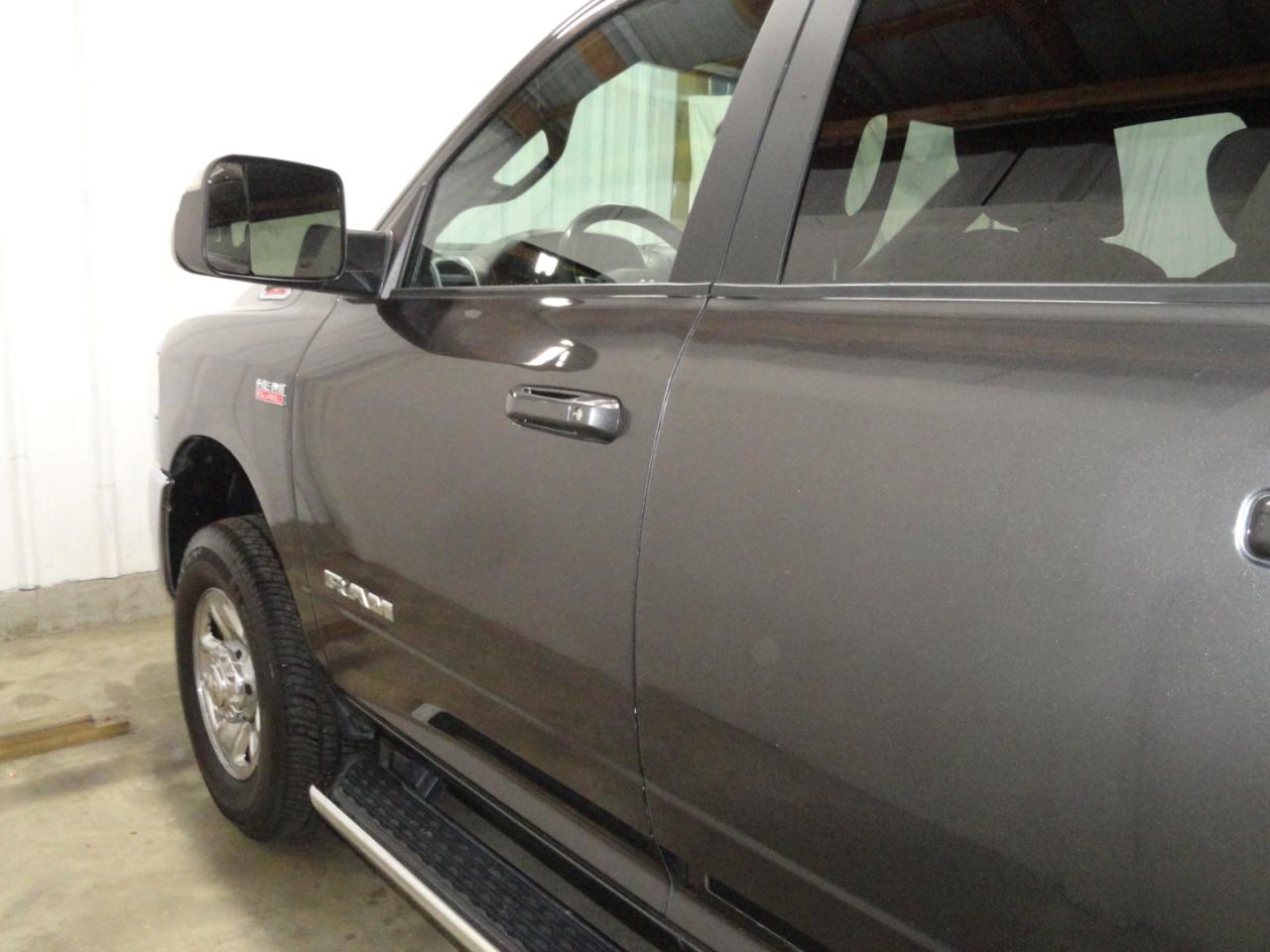 RAM 2500 Big Horn 4x4 Crew Cab 6'4" Box 2021
