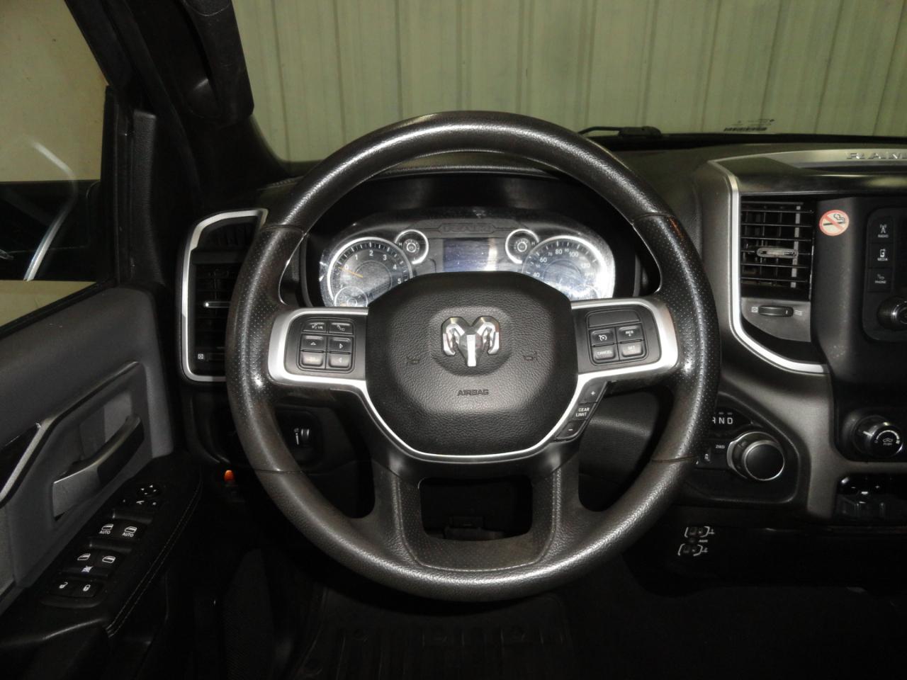 RAM 2500 Big Horn 4x4 Crew Cab 6'4" Box 2021