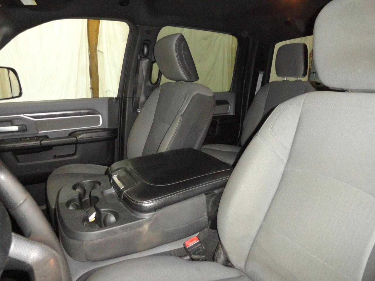 RAM 2500 Big Horn 4x4 Crew Cab 6'4" Box 2021