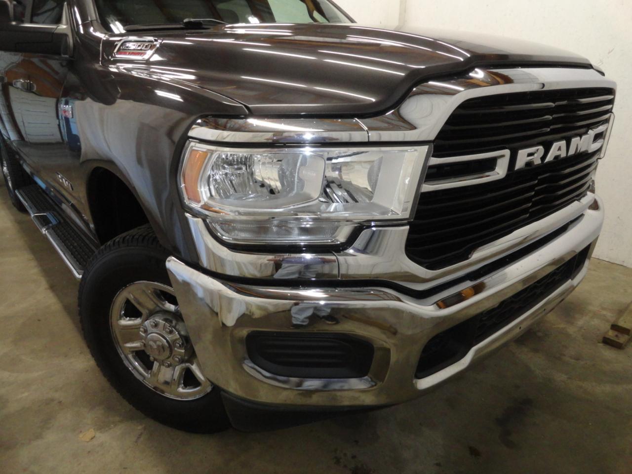 RAM 2500 Big Horn 4x4 Crew Cab 6'4" Box 2021