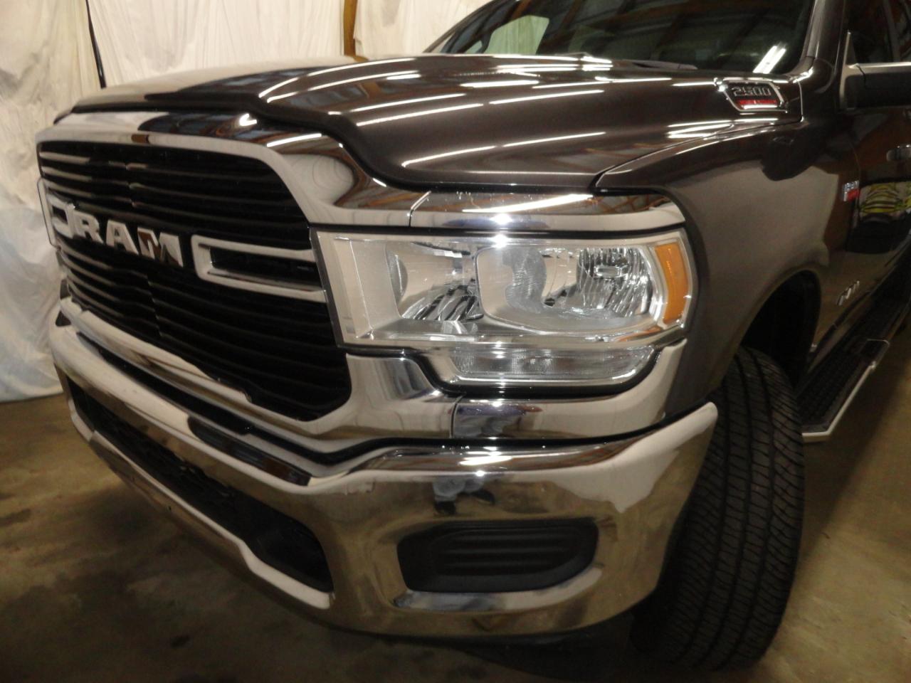 RAM 2500 Big Horn 4x4 Crew Cab 6'4" Box 2021