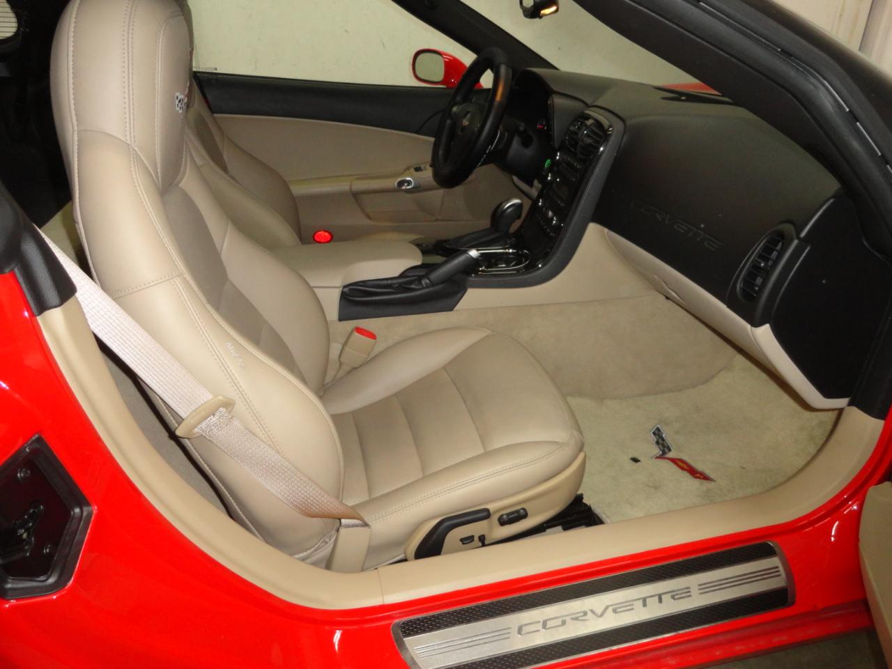 Chevrolet Corvette 2dr Cpe w/2LT 2011