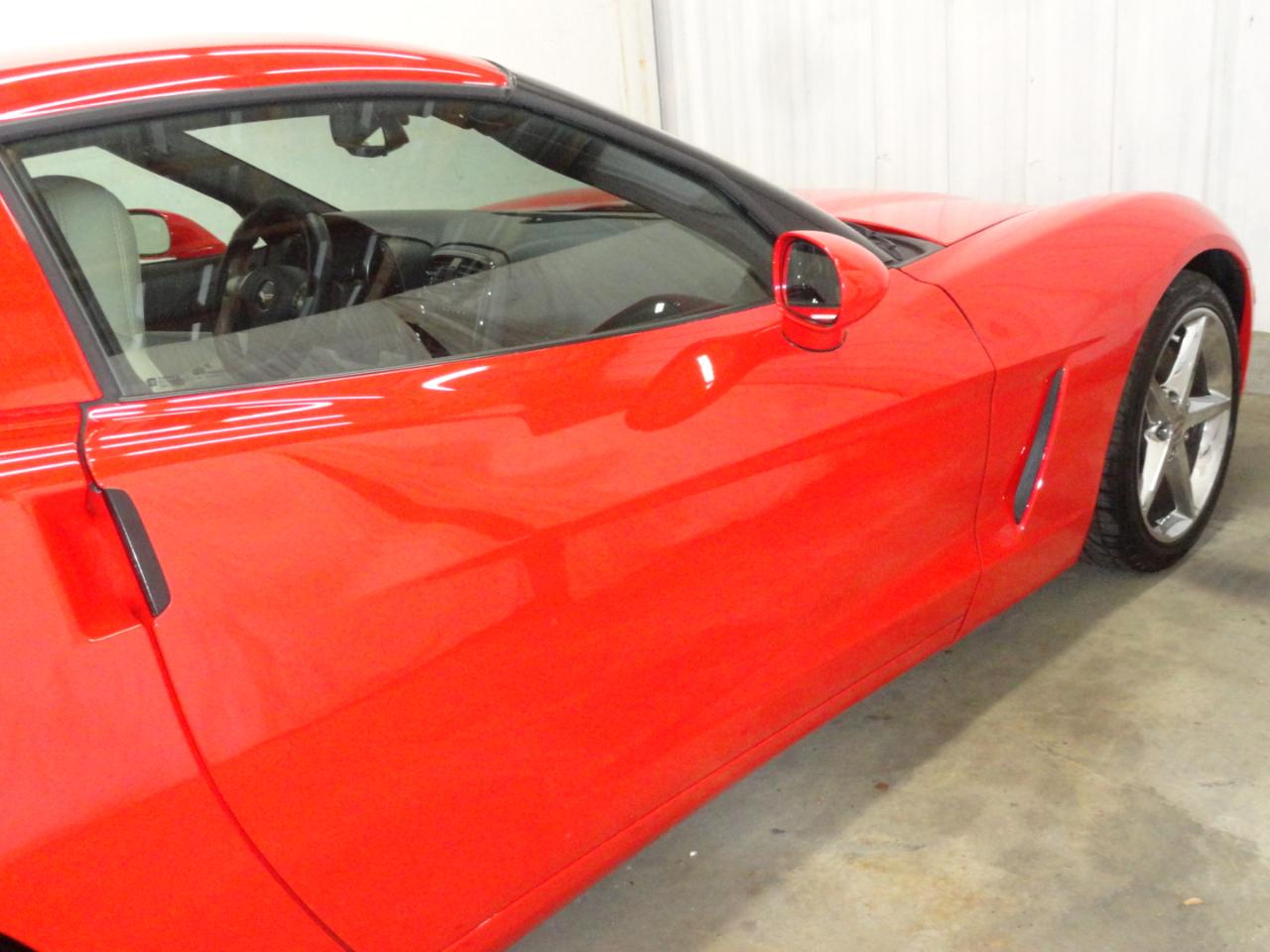 Chevrolet Corvette 2dr Cpe w/2LT 2011