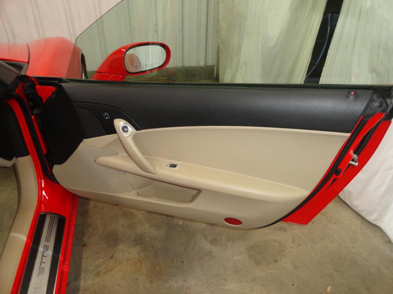 Chevrolet Corvette 2dr Cpe w/2LT 2011