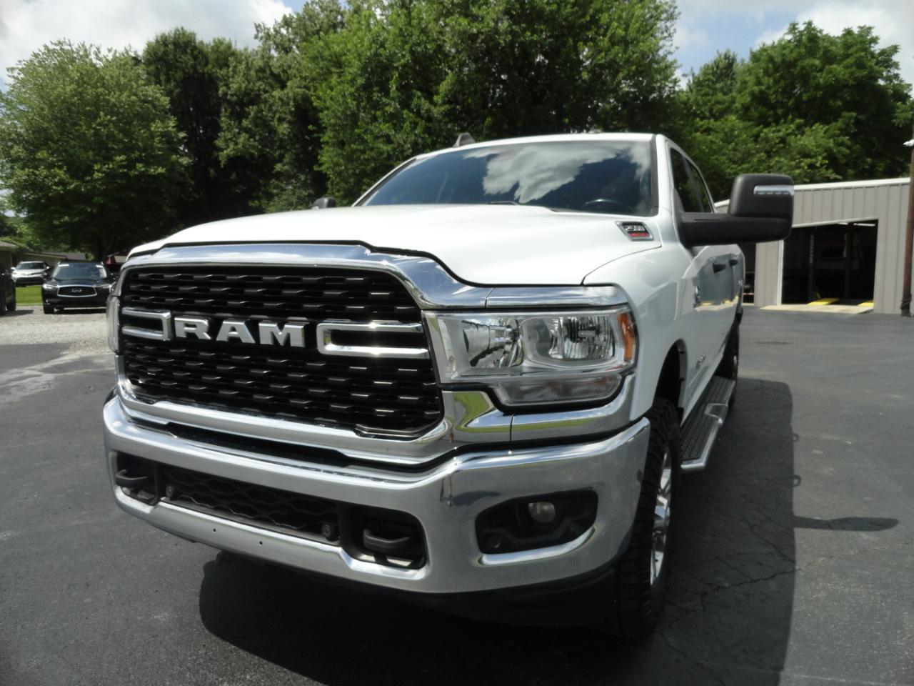 RAM 2500 Big Horn 4x4 Crew Cab 6'4" Box 2024