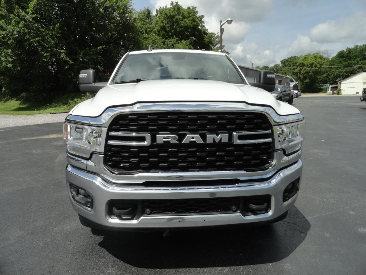 RAM 2500 Big Horn 4x4 Crew Cab 6'4" Box 2024