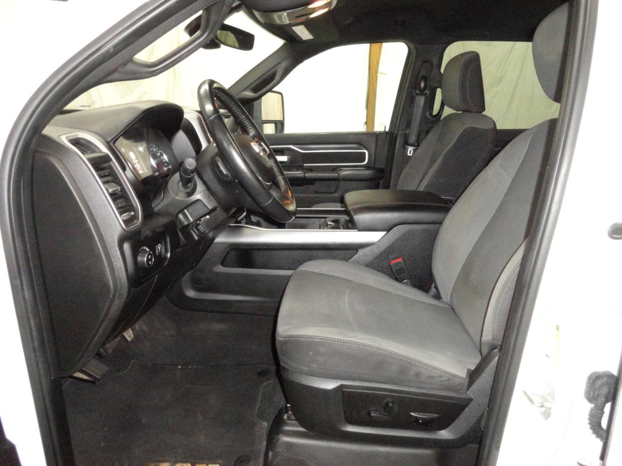 RAM 2500 Big Horn 4x4 Crew Cab 6'4" Box 2024