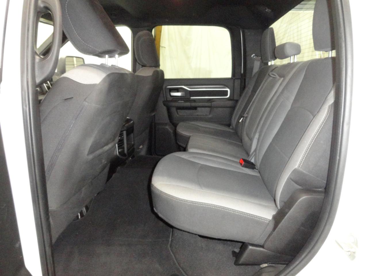 RAM 2500 Big Horn 4x4 Crew Cab 6'4" Box 2024