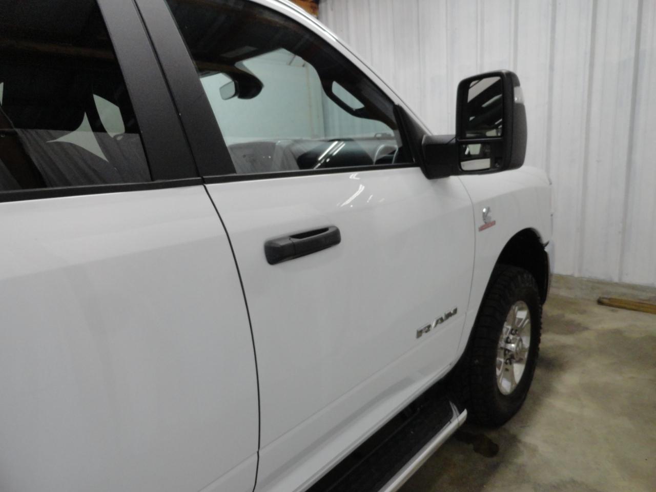 RAM 2500 Big Horn 4x4 Crew Cab 6'4" Box 2024