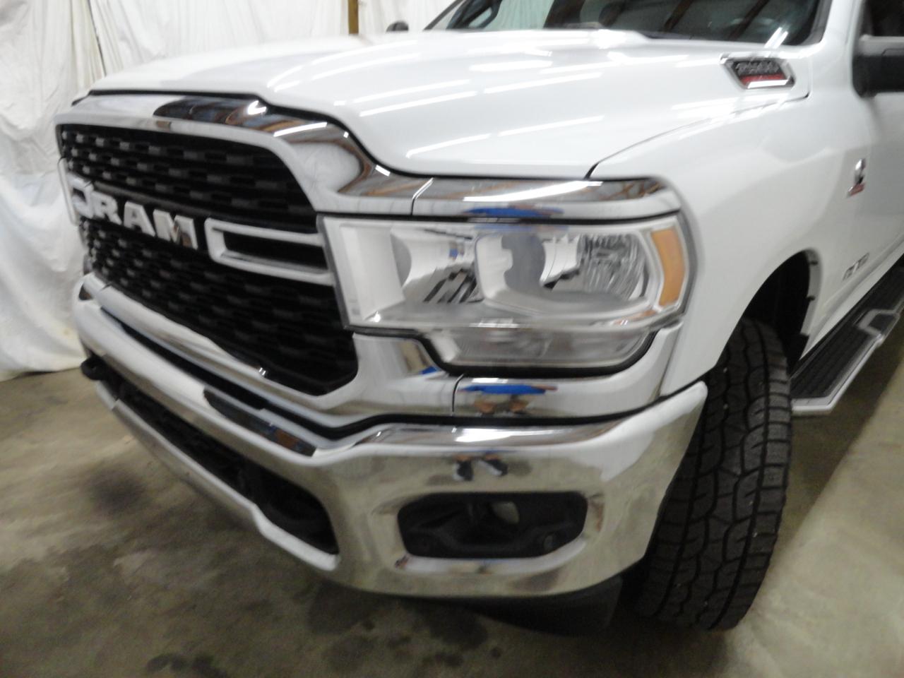 RAM 2500 Big Horn 4x4 Crew Cab 6'4" Box 2024