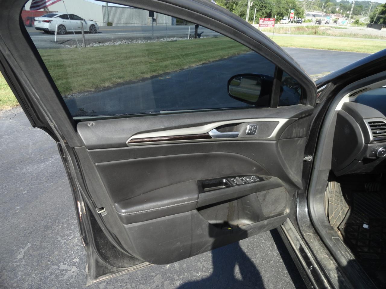 Ford Fusion 4dr Sdn SE FWD 2014