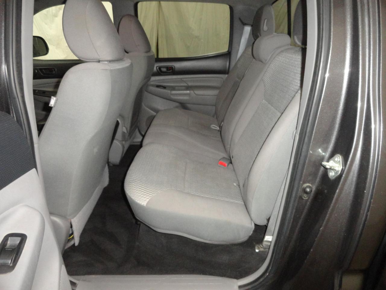 Toyota Tacoma 2WD Double Cab I4 AT PreRunner (Natl) 2015
