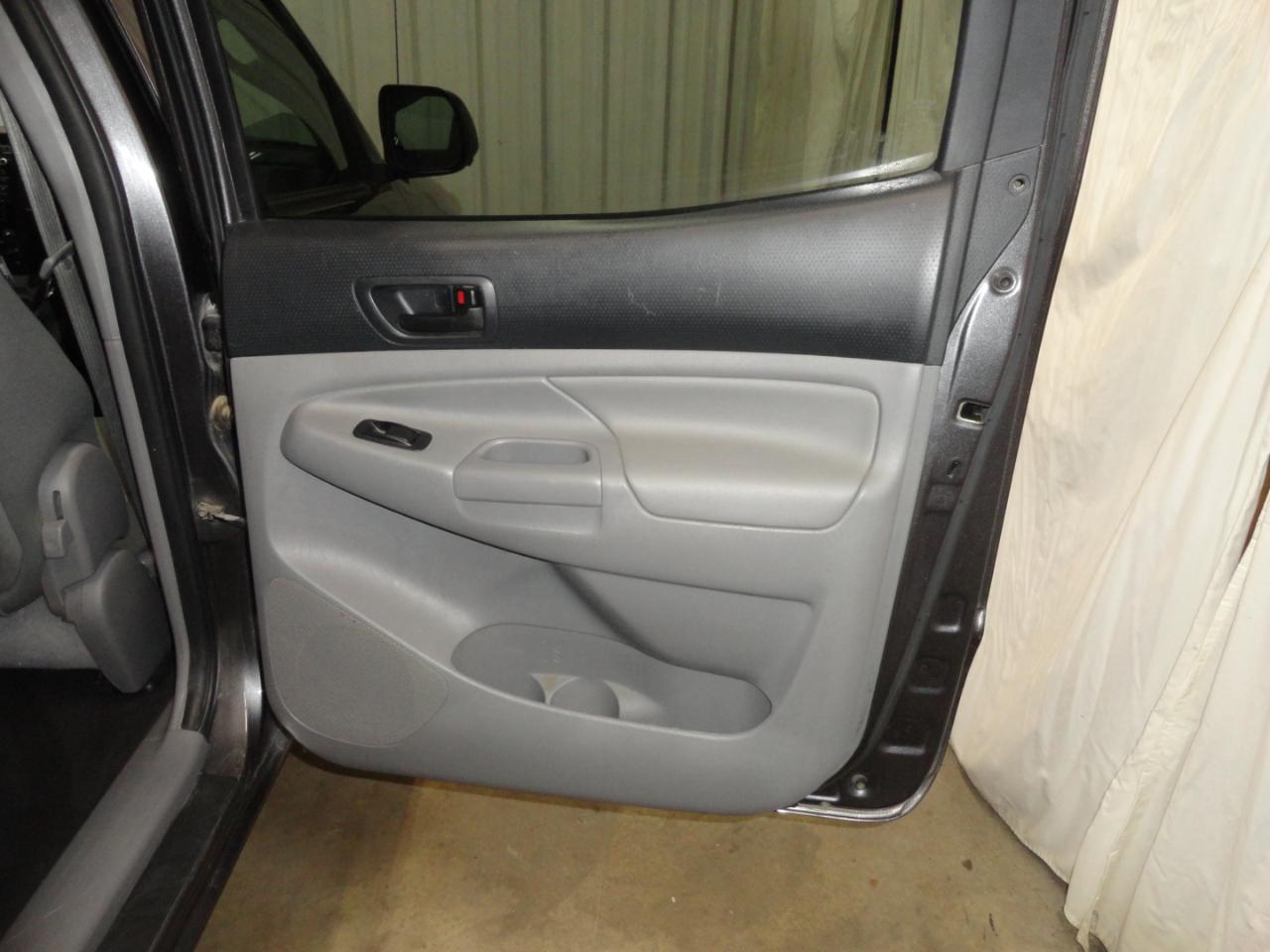 Toyota Tacoma 2WD Double Cab I4 AT PreRunner (Natl) 2015