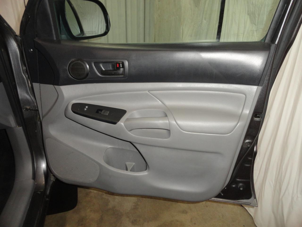 Toyota Tacoma 2WD Double Cab I4 AT PreRunner (Natl) 2015