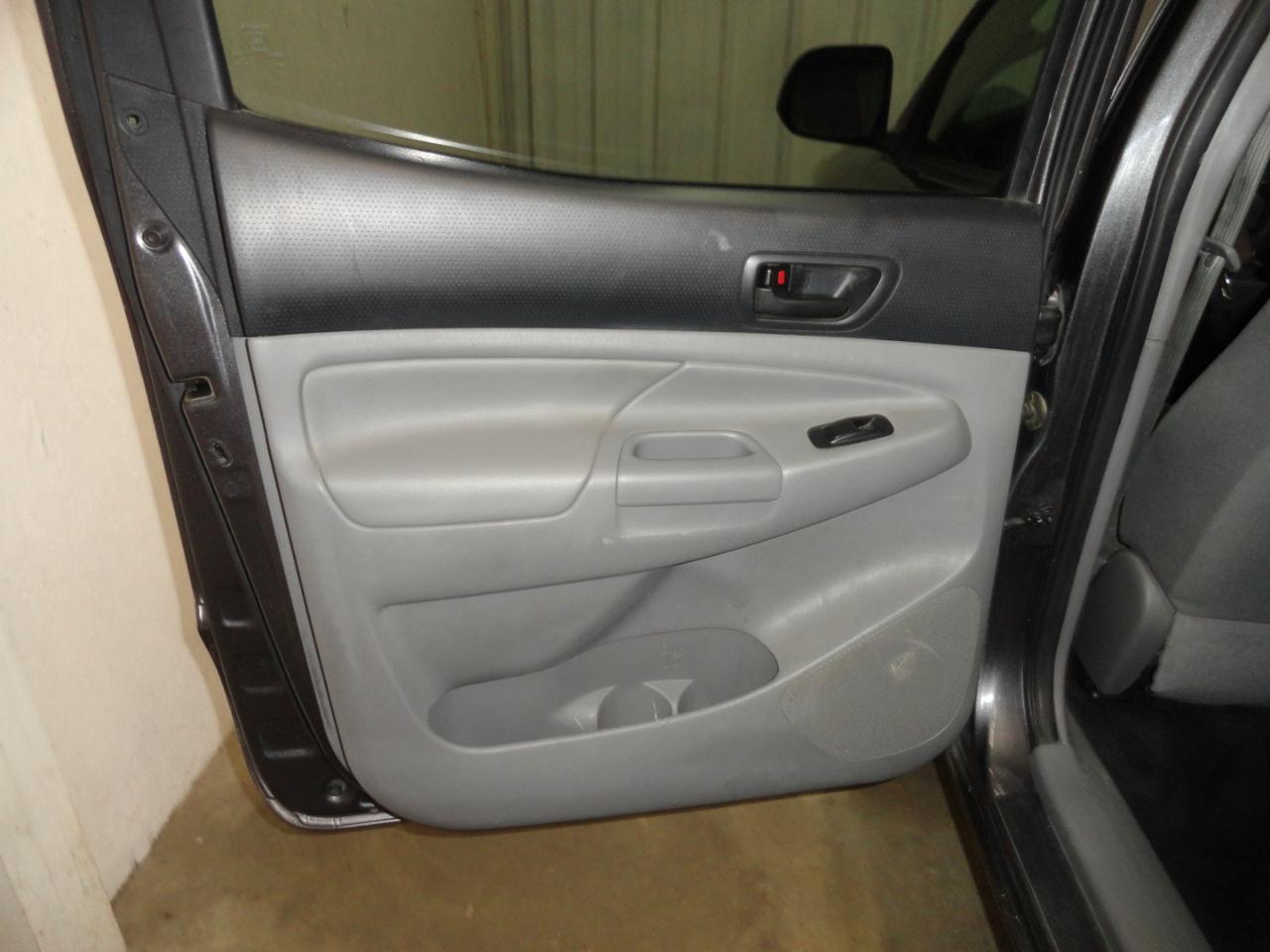 Toyota Tacoma 2WD Double Cab I4 AT PreRunner (Natl) 2015