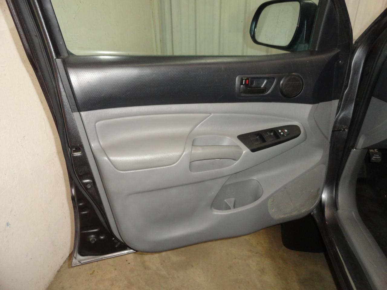 Toyota Tacoma 2WD Double Cab I4 AT PreRunner (Natl) 2015