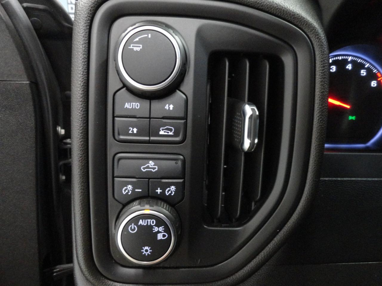 Chevrolet Silverado 1500 LTD 4WD Crew Cab 147" Custom 2022