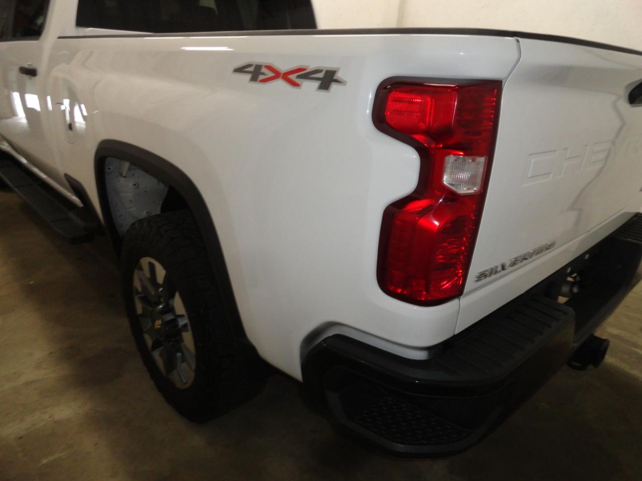 Chevrolet Silverado 2500HD 4WD Crew Cab 159" Custom 2022