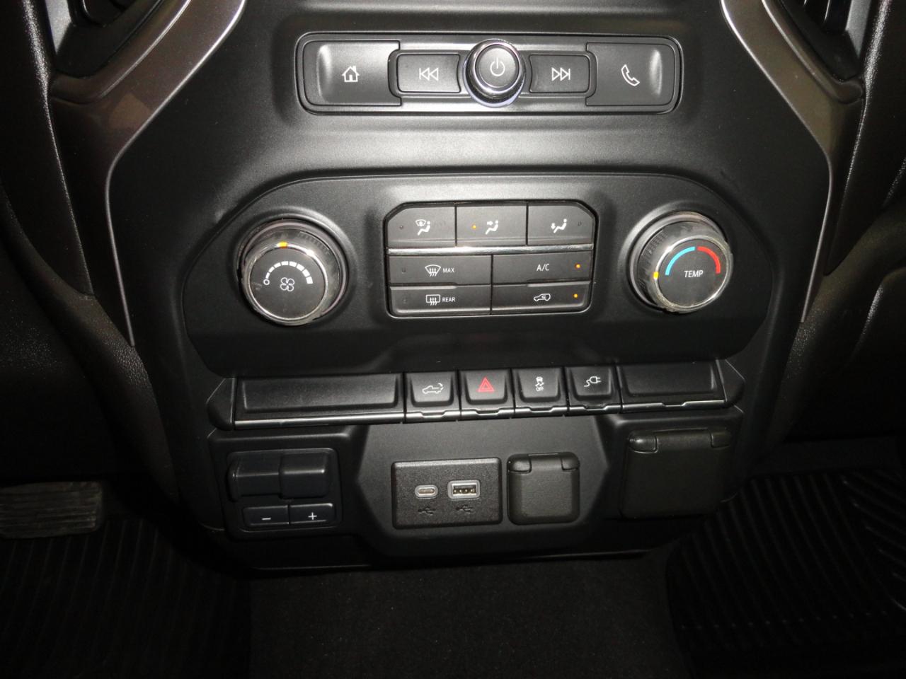 Chevrolet Silverado 2500HD 4WD Crew Cab 159" Custom 2022