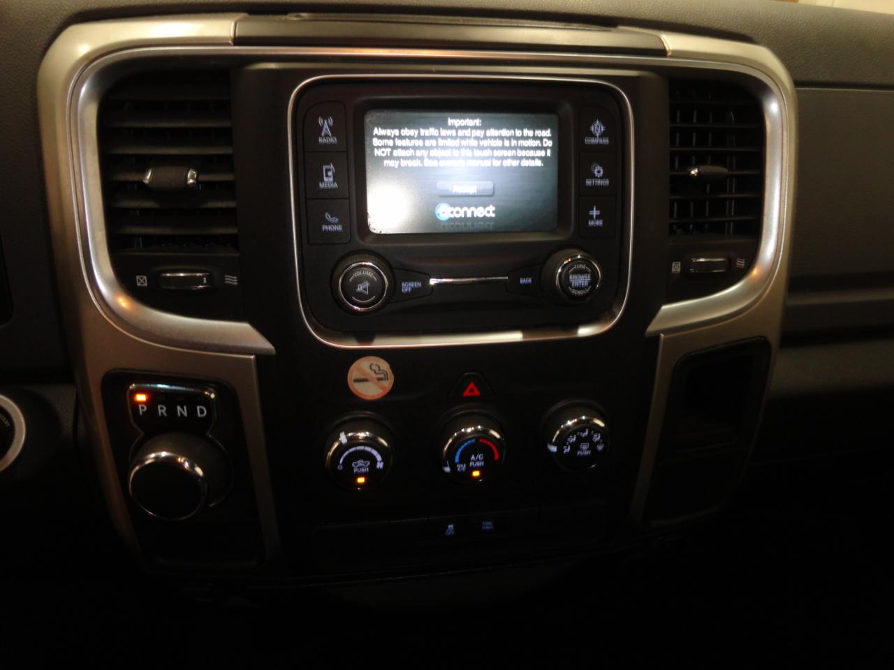 RAM 1500 Classic SLT 4x2 Crew Cab 6'4" Box 2019