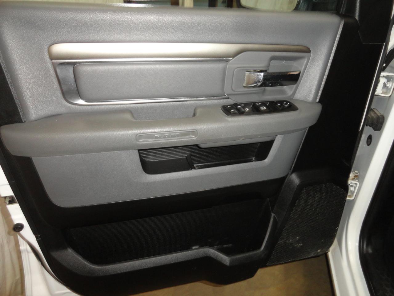 RAM 1500 Classic SLT 4x2 Crew Cab 6'4" Box 2019