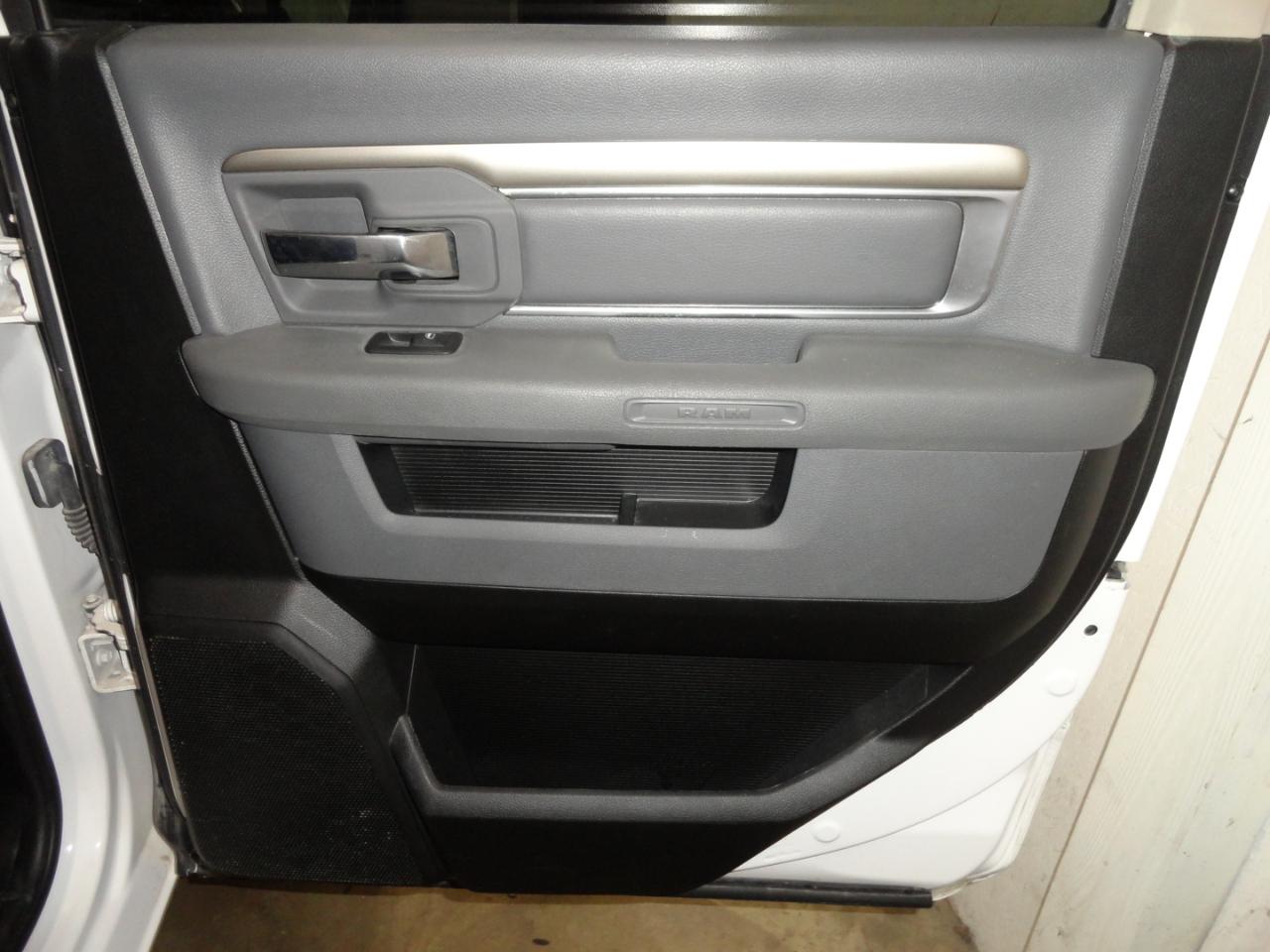 RAM 1500 Classic SLT 4x2 Crew Cab 6'4" Box 2019