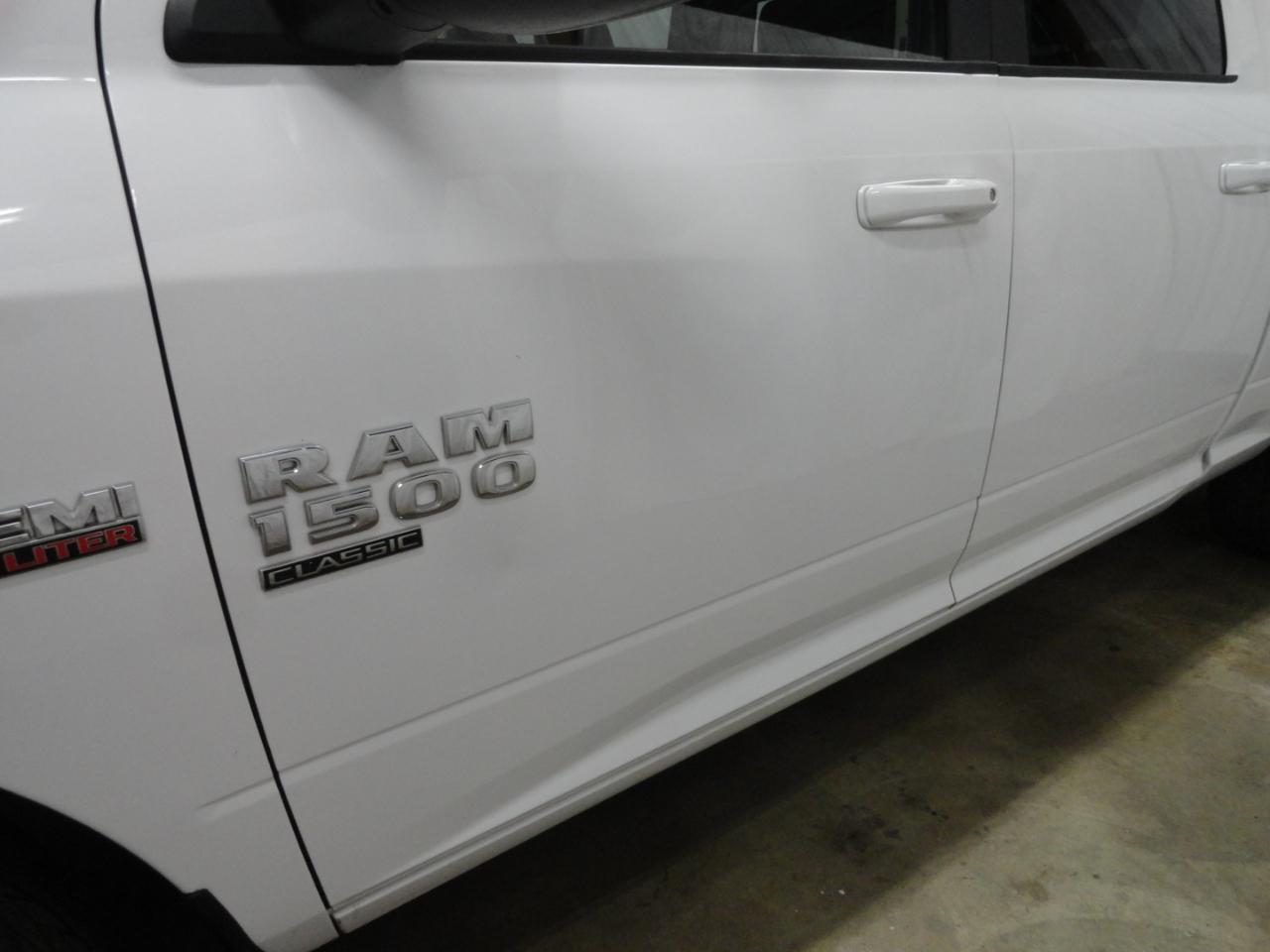 RAM 1500 Classic SLT 4x2 Crew Cab 6'4" Box 2019