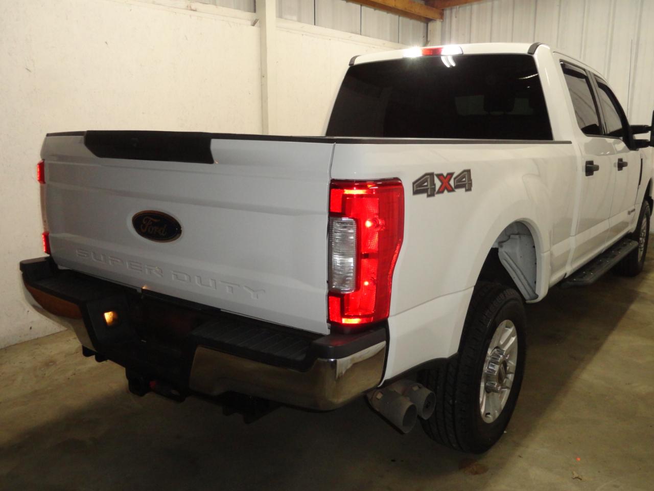 2018 Ford F-250 Super Duty XLT - Photo 16