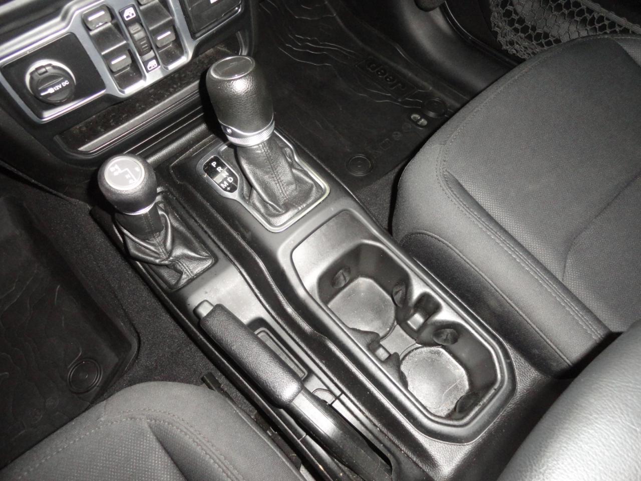 2020 Jeep Gladiator Sport S - Photo 17