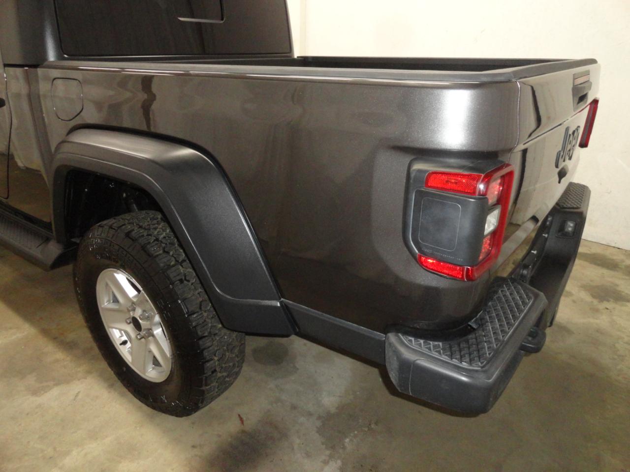 2020 Jeep Gladiator Sport S - Photo 34