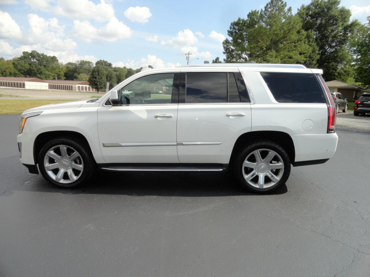 Cadillac Escalade 4WD 4dr Luxury 2018