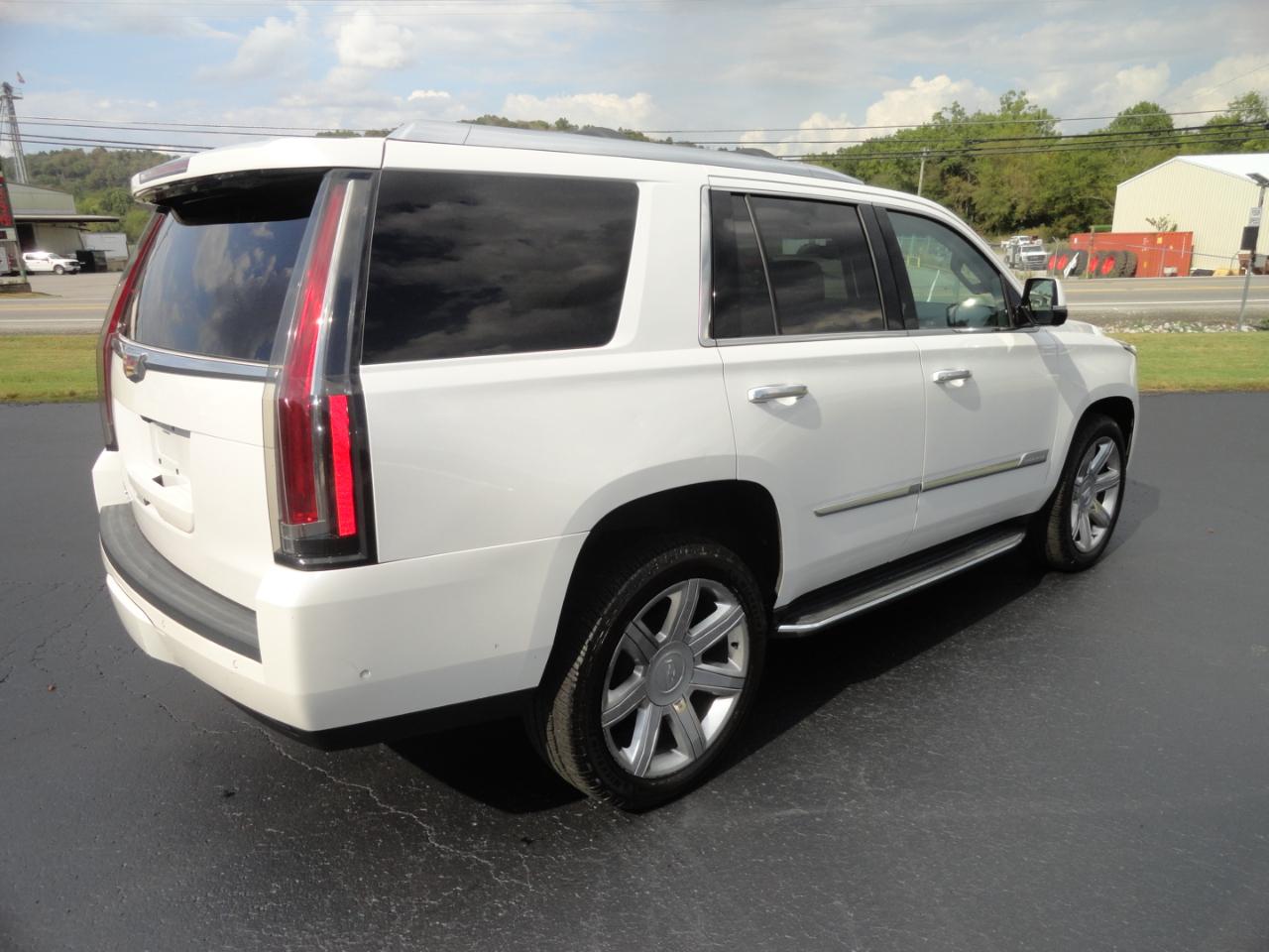 Cadillac Escalade 4WD 4dr Luxury 2018