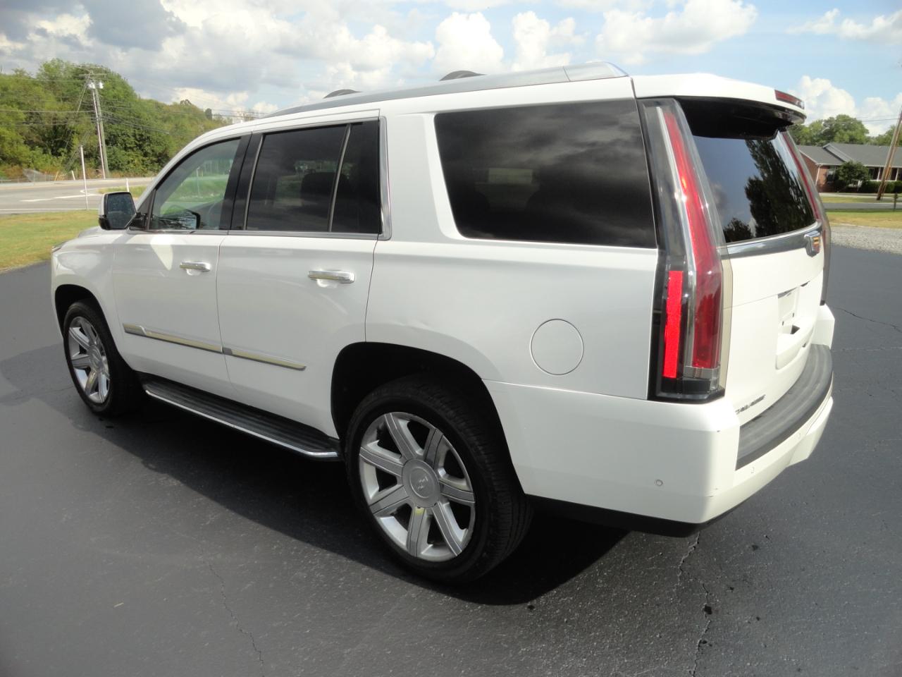 Cadillac Escalade 4WD 4dr Luxury 2018