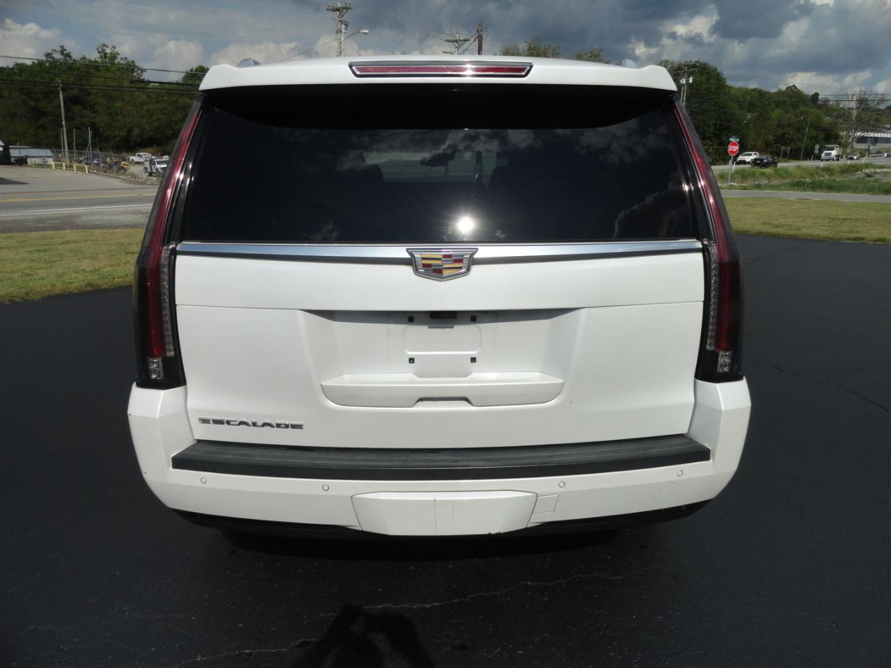Cadillac Escalade 4WD 4dr Luxury 2018