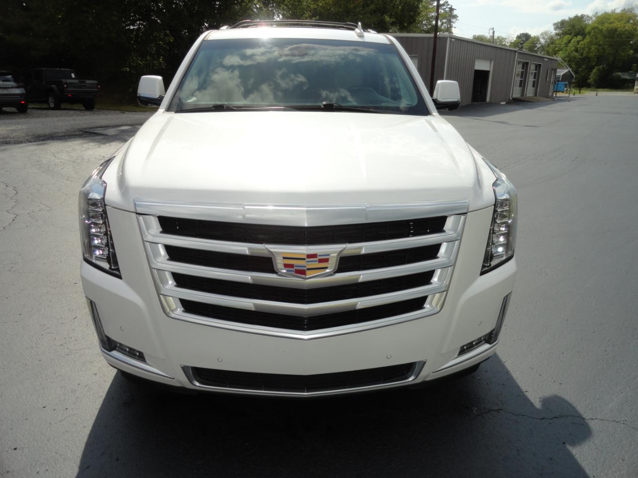 Cadillac Escalade 4WD 4dr Luxury 2018
