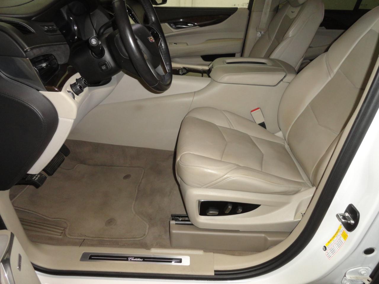 Cadillac Escalade 4WD 4dr Luxury 2018